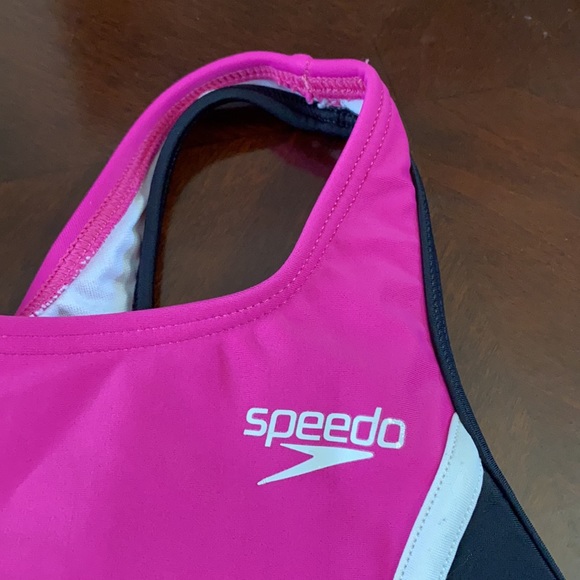 Speedo Girls one piece swim suit - Picture 2 of 4